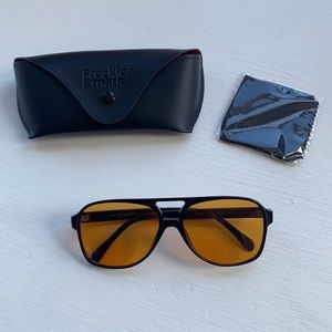 Women’s orange retro aviator sunglasses